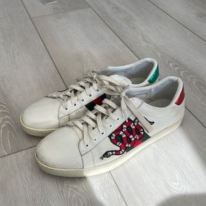 Almost new authentic Gucci ace embroidered mens sneakers: white leather